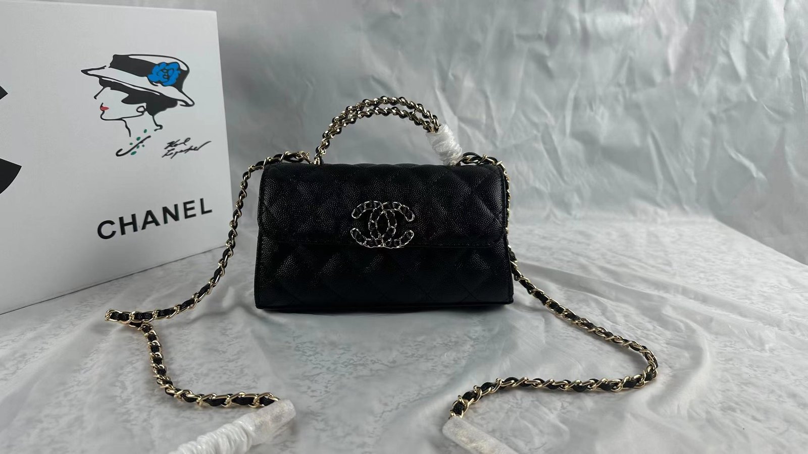 Chanel 23P Clutch With Chain Bag With Top Handle Black 19Cm - Image 6
