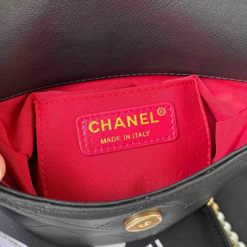 Chanel Small Hobo Bag - Image 6